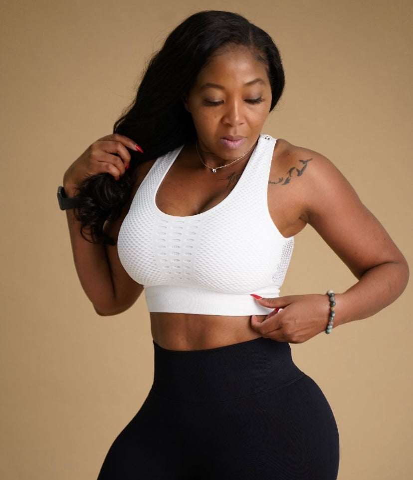 Tops – Embrace the Curve